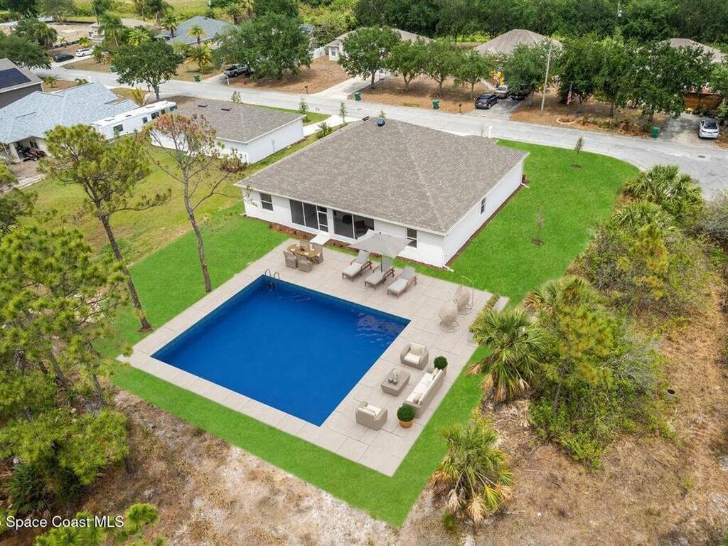 157 Spring Valley Avenue, Sebastian, FL 32958