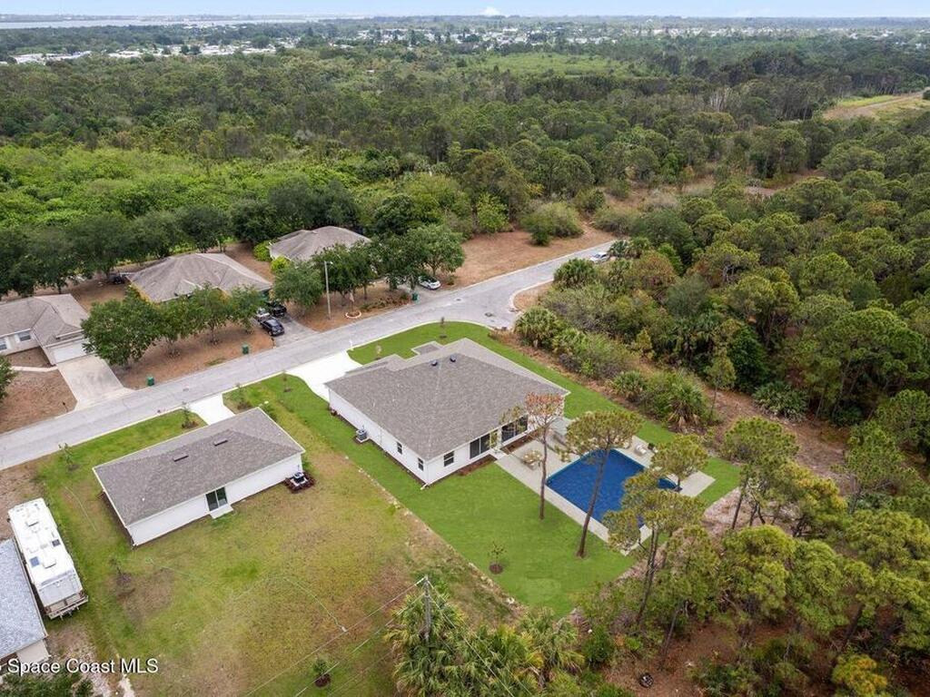 157 Spring Valley Avenue, Sebastian, FL 32958