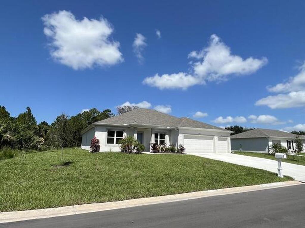 157 Spring Valley Avenue, Sebastian, FL 32958