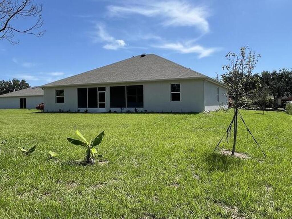 157 Spring Valley Avenue, Sebastian, FL 32958