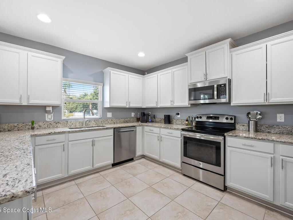 2347 Snapdragon Drive, Palm Bay, FL 32907