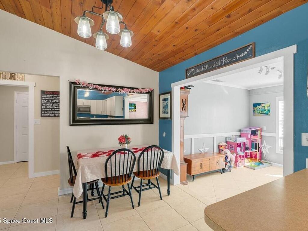 1440 16th Court, Vero Beach, FL 32962