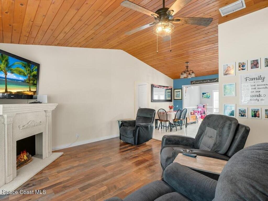 1440 16th Court, Vero Beach, FL 32962