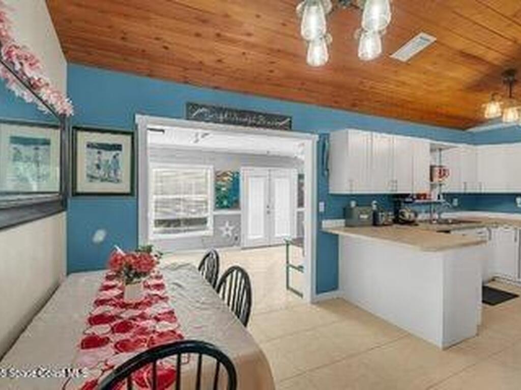 1440 16th Court, Vero Beach, FL 32962