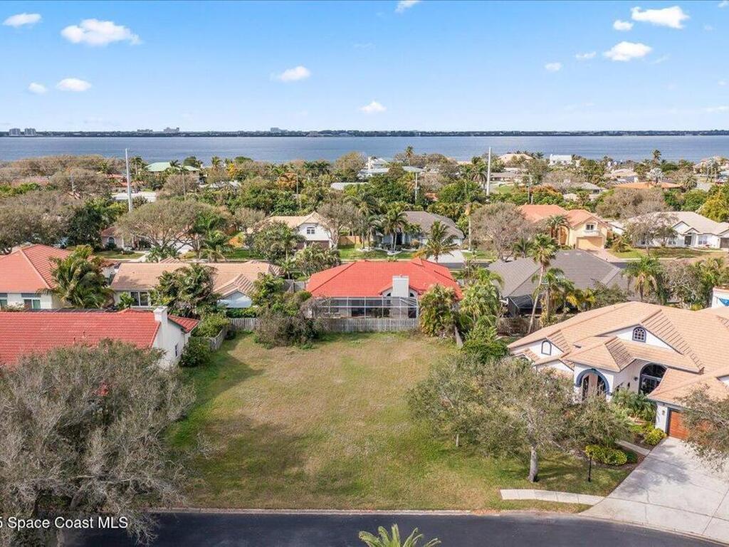565 Newport Drive, Indialantic, FL 32903