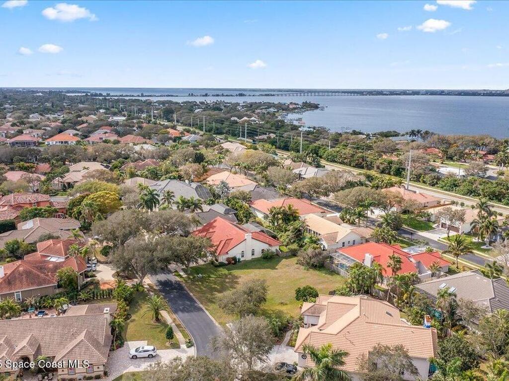 565 Newport Drive, Indialantic, FL 32903