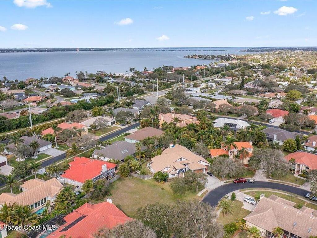 565 Newport Drive, Indialantic, FL 32903