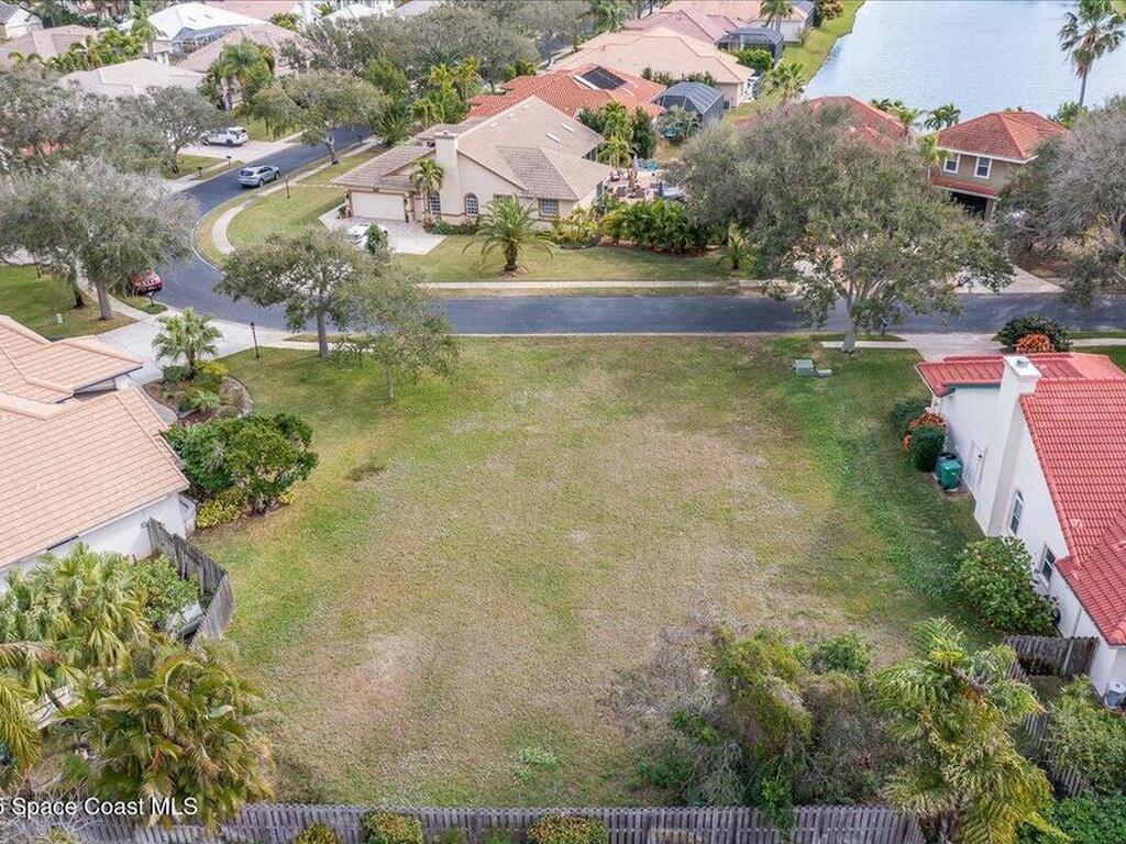 565 Newport Drive, Indialantic, FL 32903
