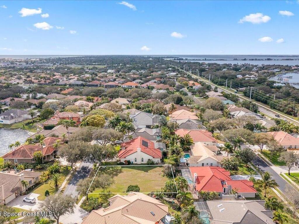 565 Newport Drive, Indialantic, FL 32903