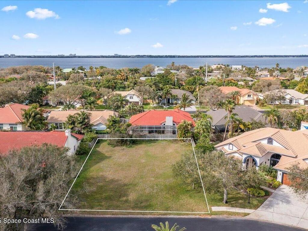 565 Newport Drive, Indialantic, FL 32903