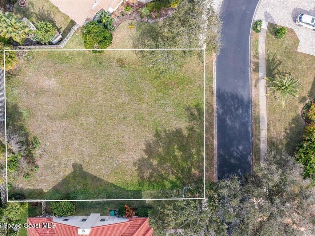 565 Newport Drive, Indialantic, FL 32903