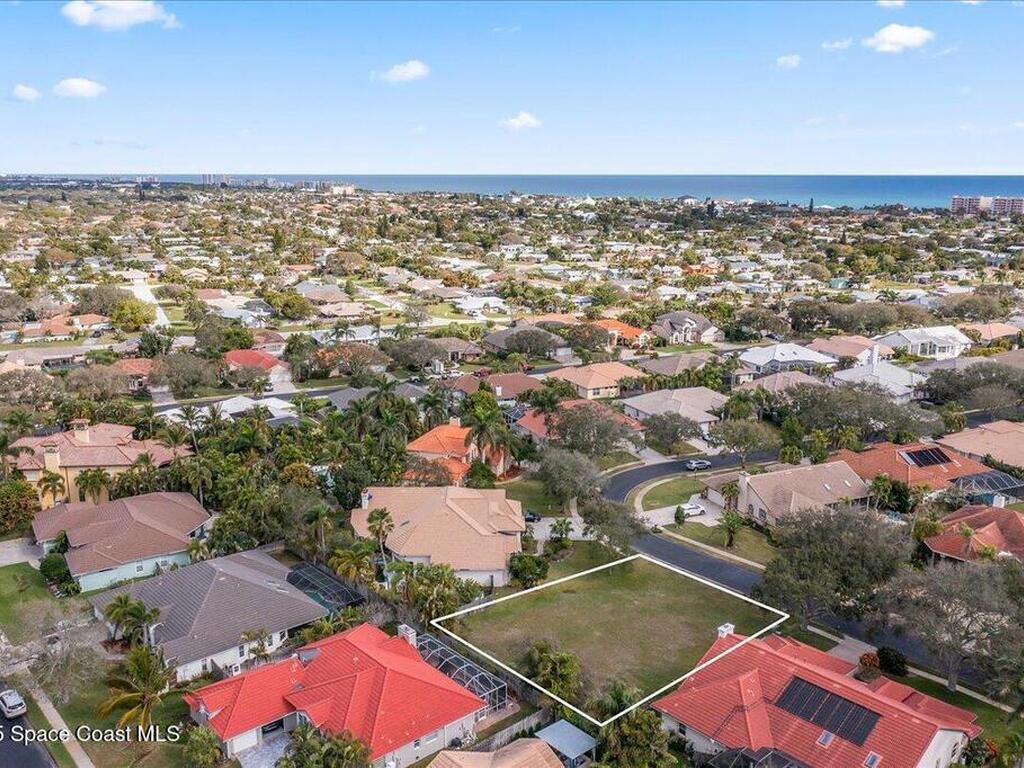 565 Newport Drive, Indialantic, FL 32903