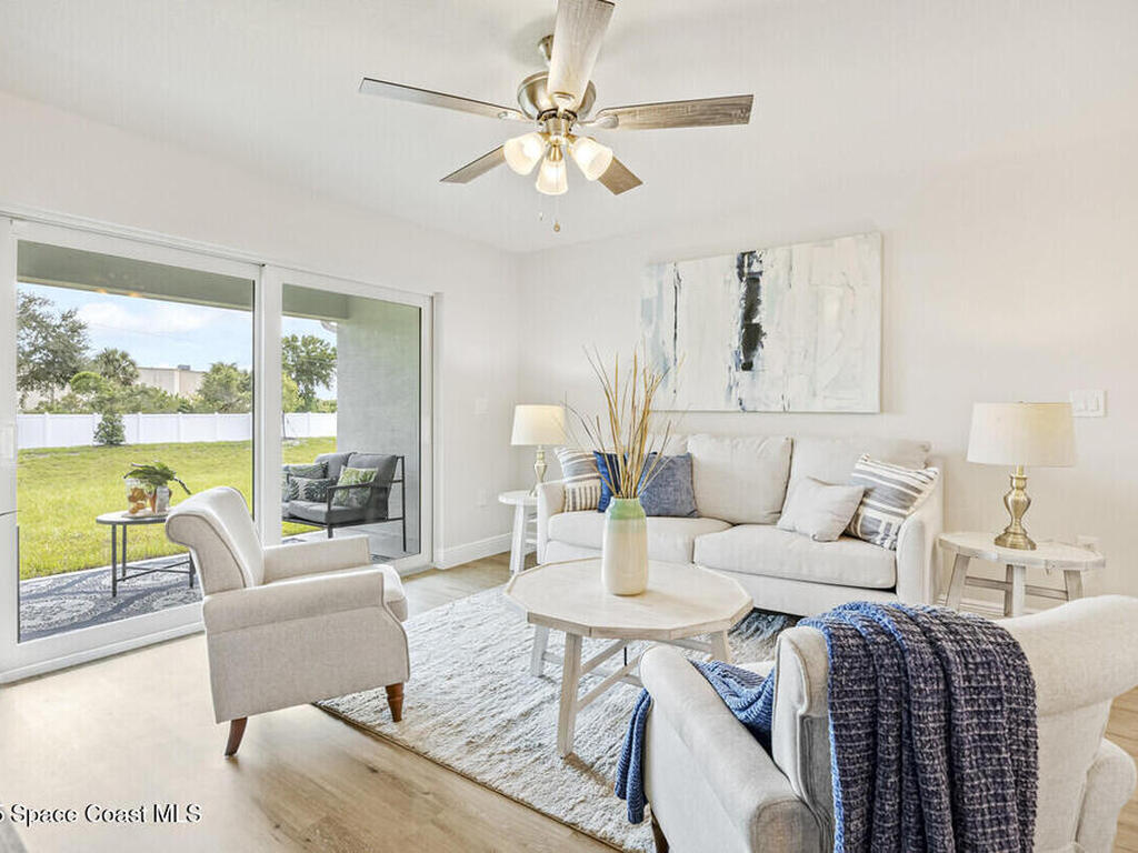 218 Hidden Woods Place, Melbourne, FL 32901