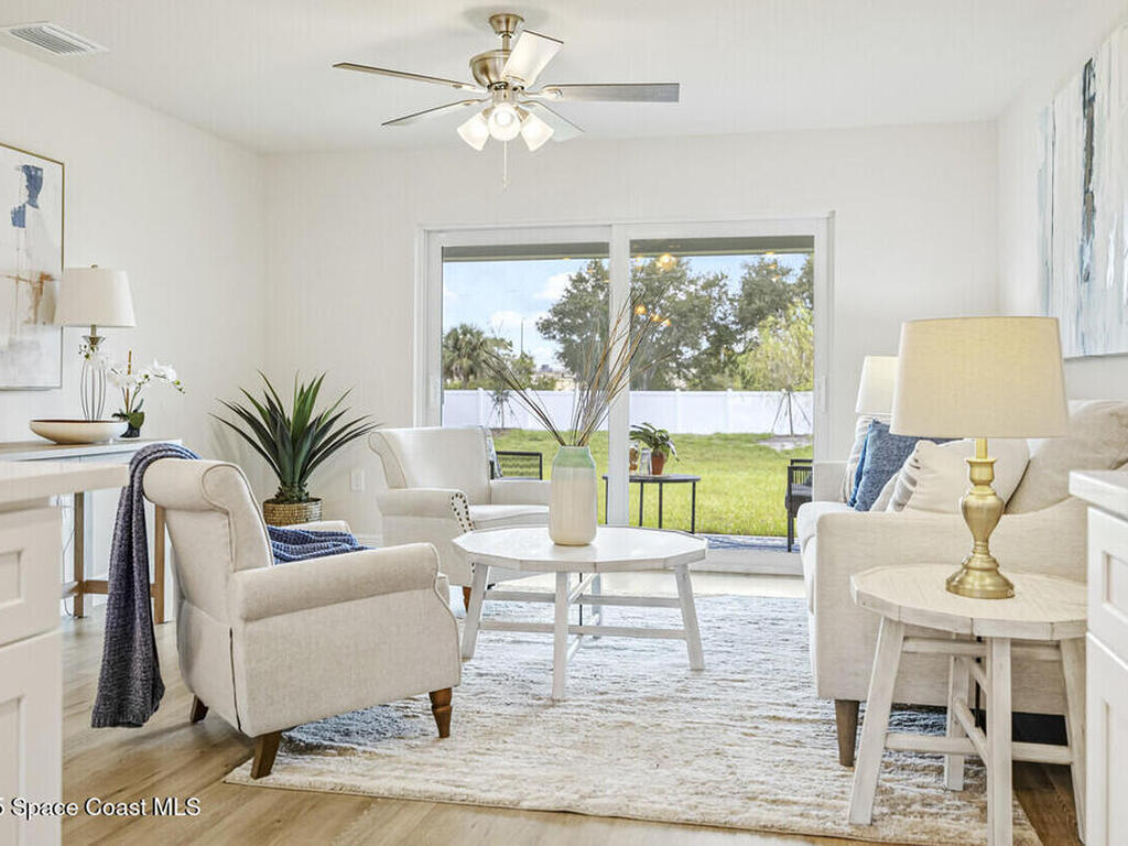 218 Hidden Woods Place, Melbourne, FL 32901