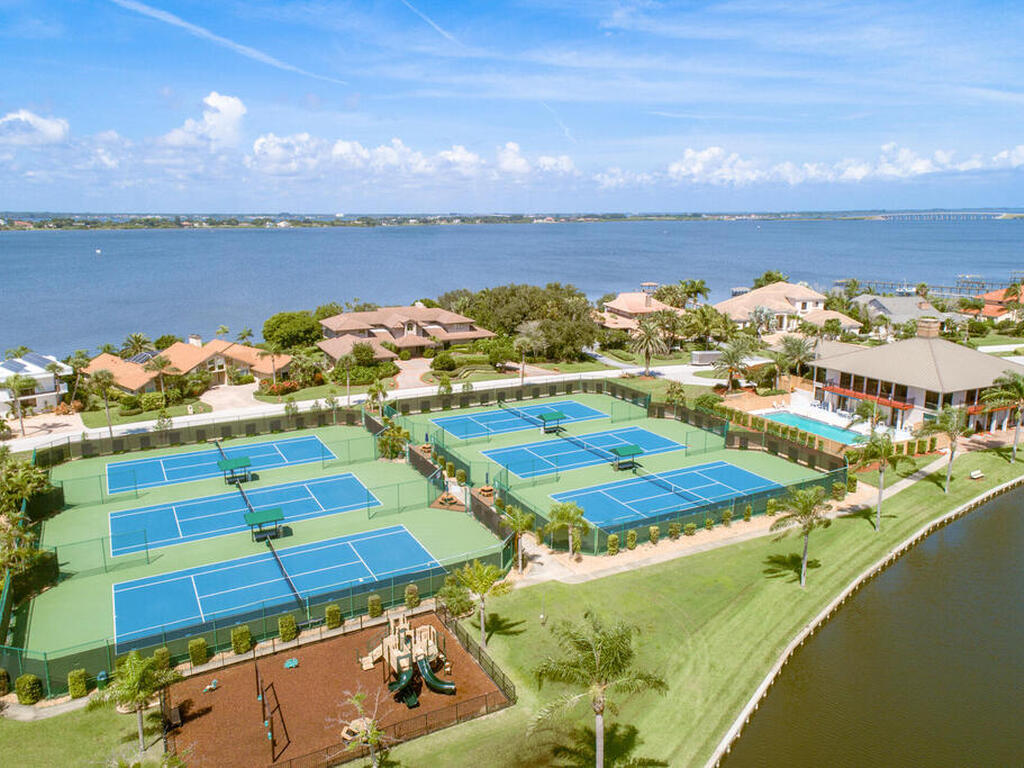 124 Lanternback Island Drive, Satellite Beach, FL 32937