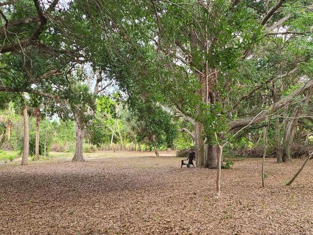 3730 S Tropical Trail, Merritt Island, FL 32952