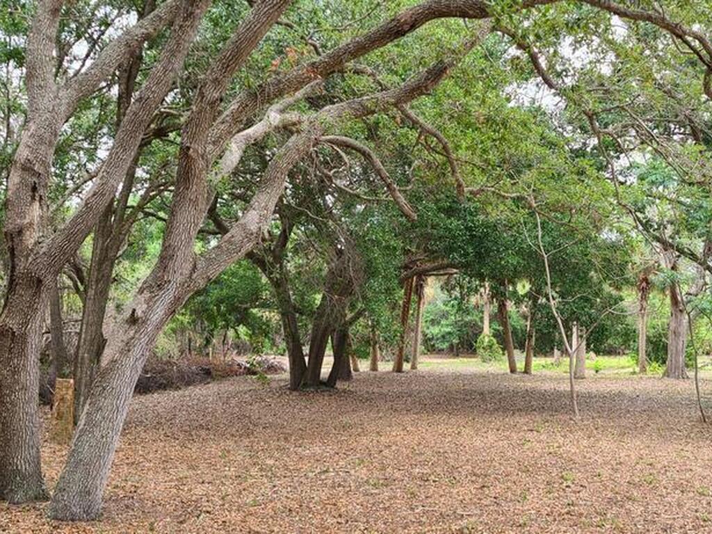 3730 S Tropical Trail, Merritt Island, FL 32952