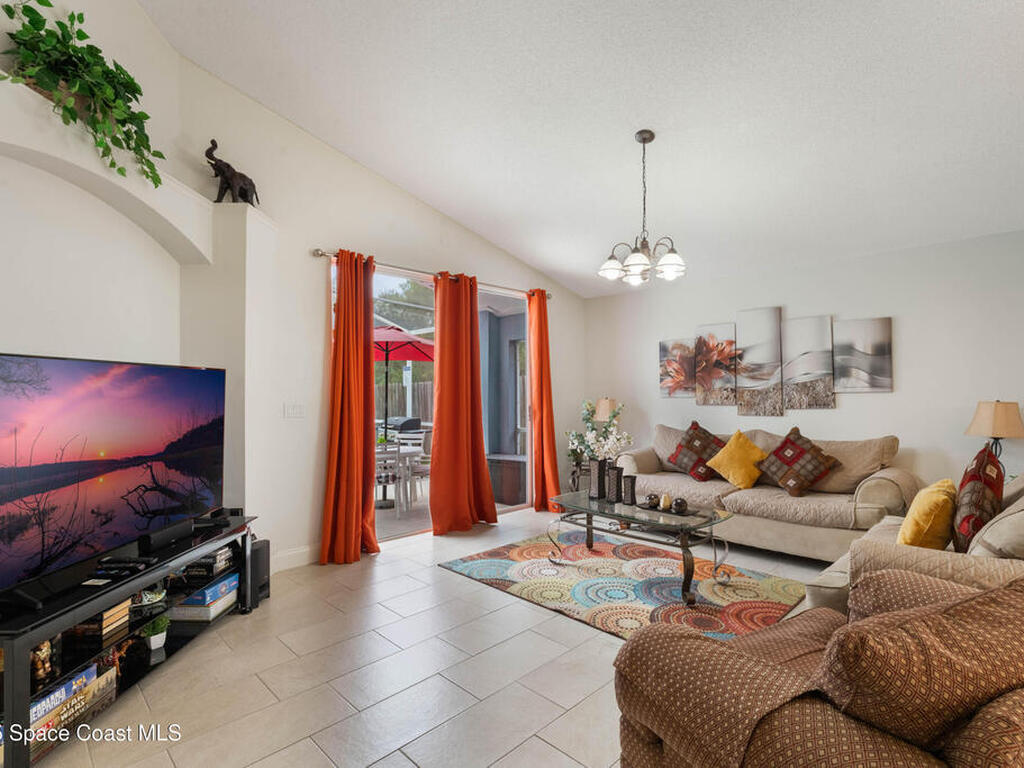 4632 Eagle Peak Drive, Kissimmee, FL 34746