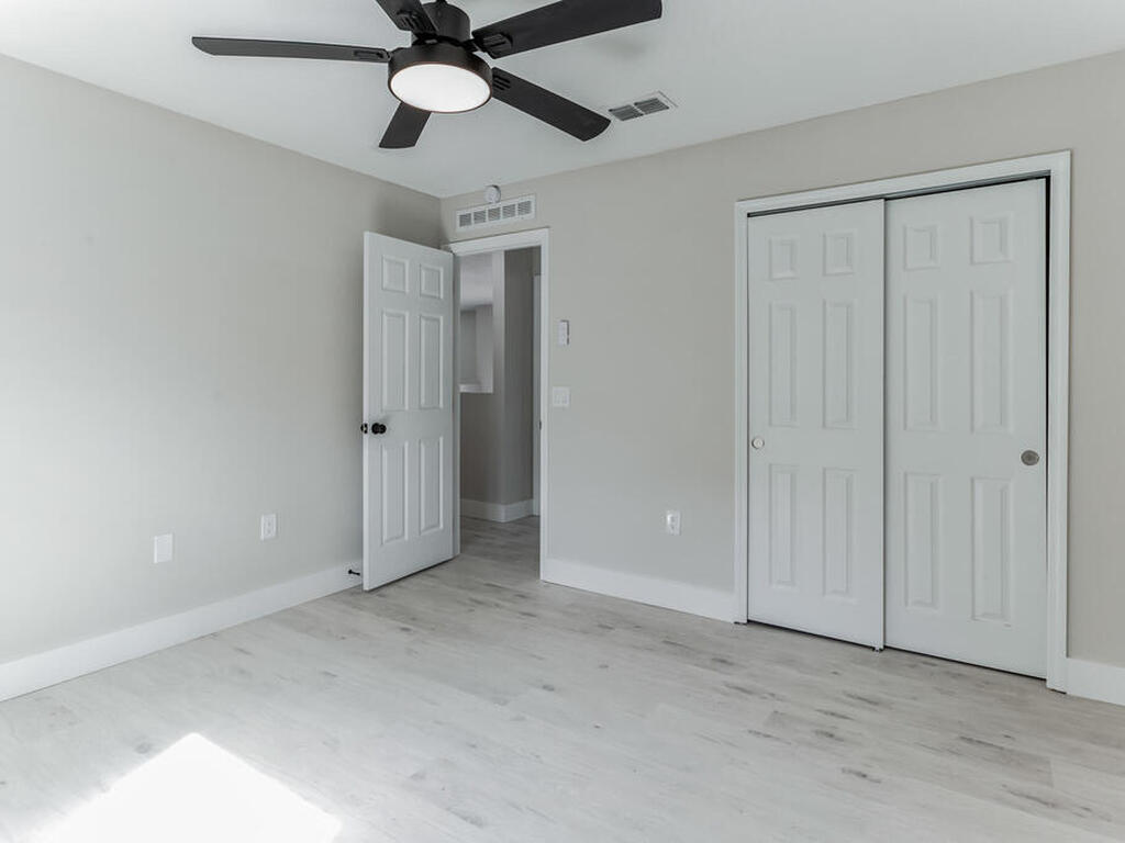 73 London Drive, Palm Coast, FL 32137