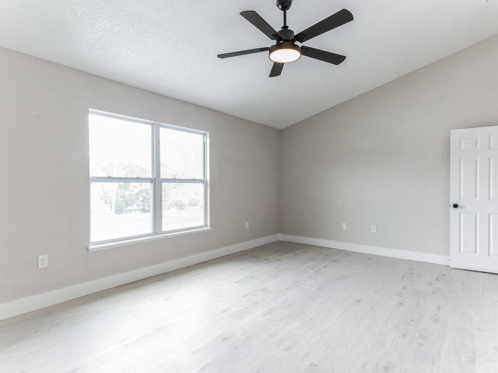 73 London Drive, Palm Coast, FL 32137