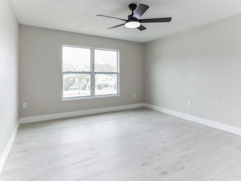 73 London Drive, Palm Coast, FL 32137