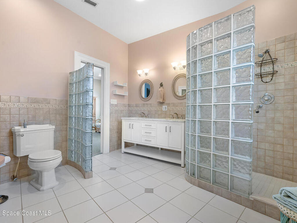 7709 Ridgewood Avenue, Cape Canaveral, FL 32920