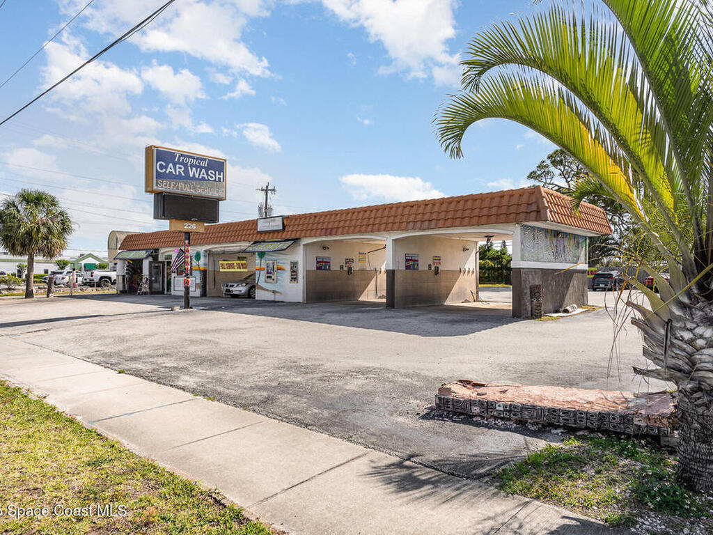 226 S Courtenay Parkway, Merritt Island, FL 32952