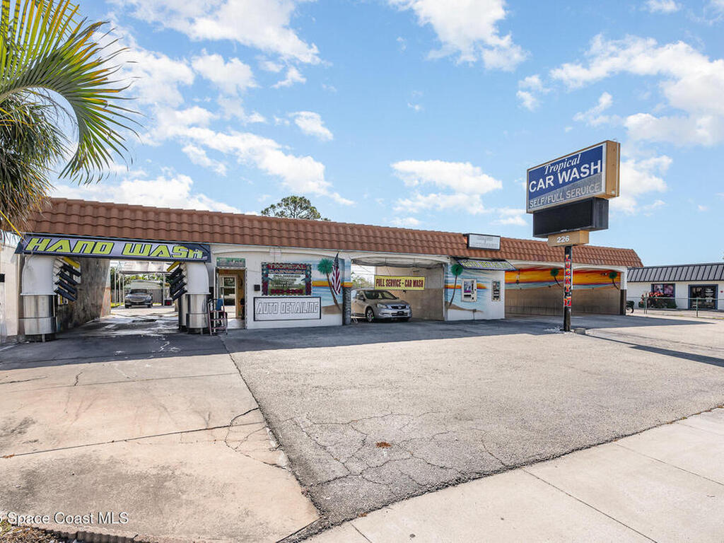 226 S Courtenay Parkway, Merritt Island, FL 32952