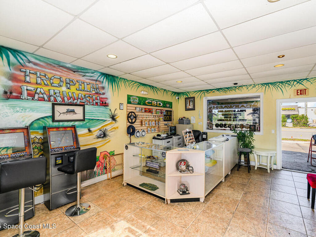 226 S Courtenay Parkway, Merritt Island, FL 32952