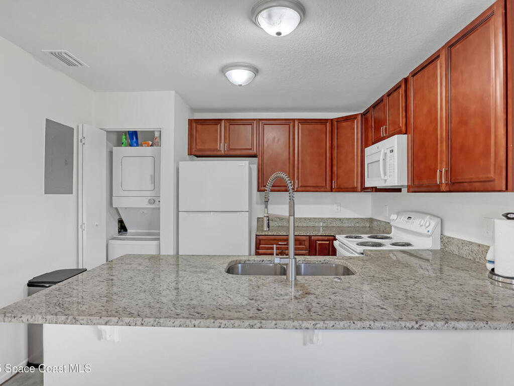 1031 Abada Court, Palm Bay, FL 32905