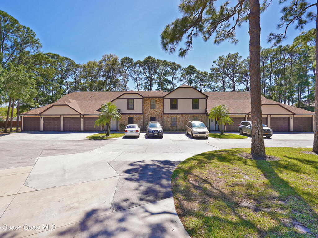 9002 Brighton Court, West Melbourne, FL 32904
