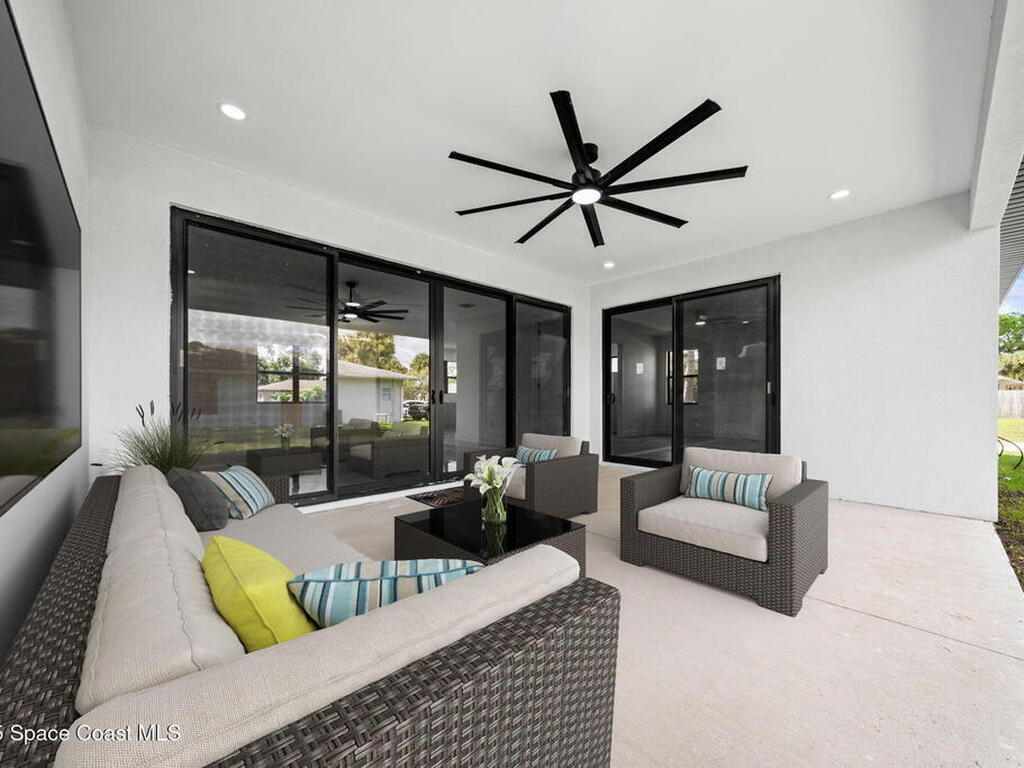 471 Americana Boulevard, Palm Bay, FL 32907