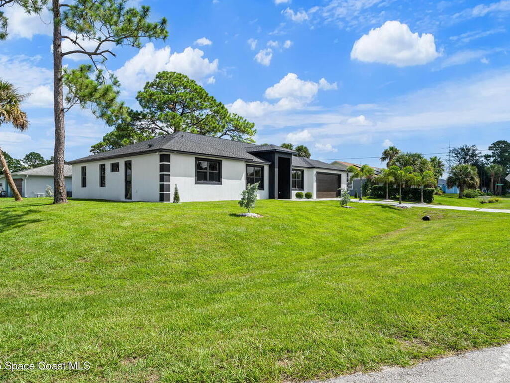 471 Americana Boulevard, Palm Bay, FL 32907