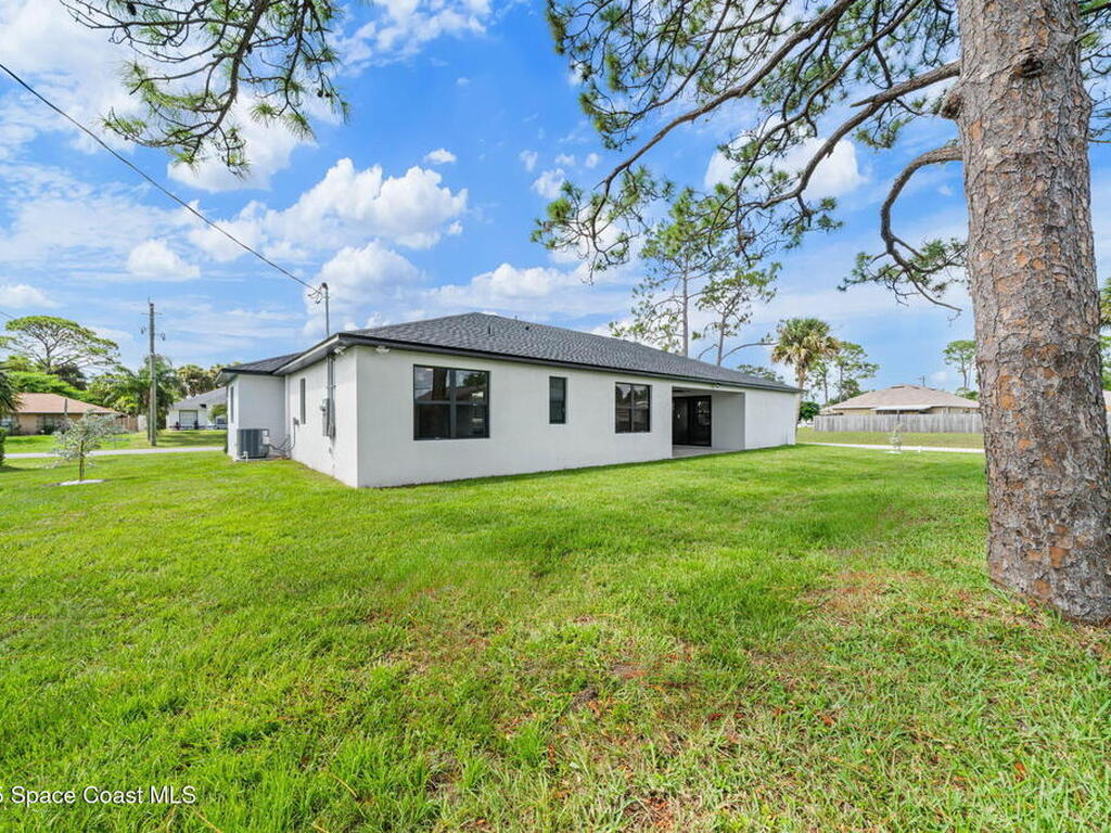 471 Americana Boulevard, Palm Bay, FL 32907