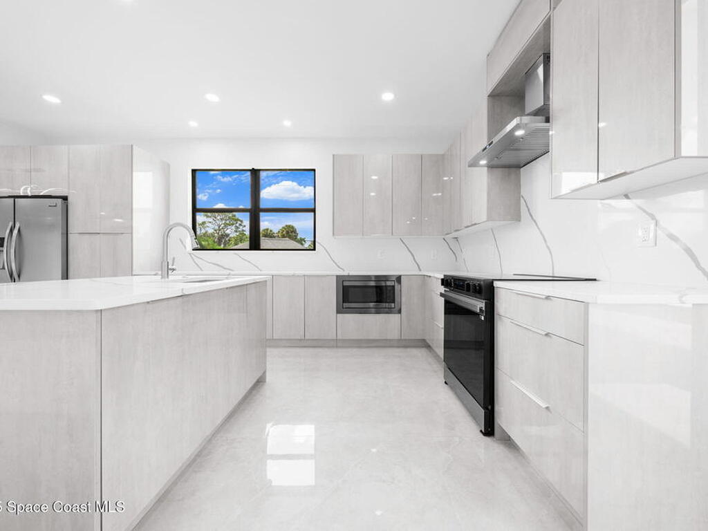 471 Americana Boulevard, Palm Bay, FL 32907