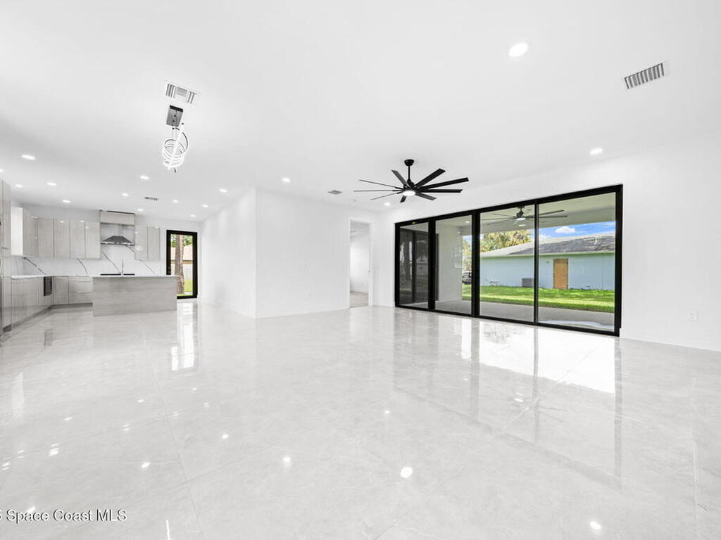 471 Americana Boulevard, Palm Bay, FL 32907