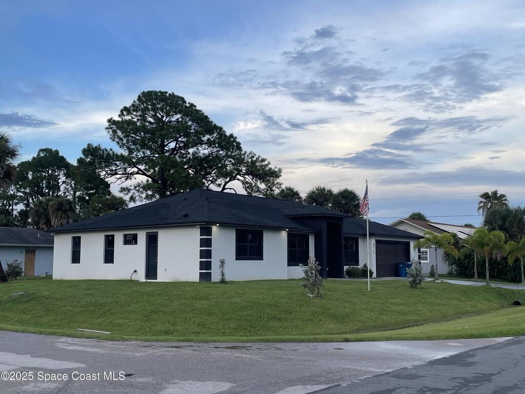 471 Americana Boulevard, Palm Bay, FL 32907