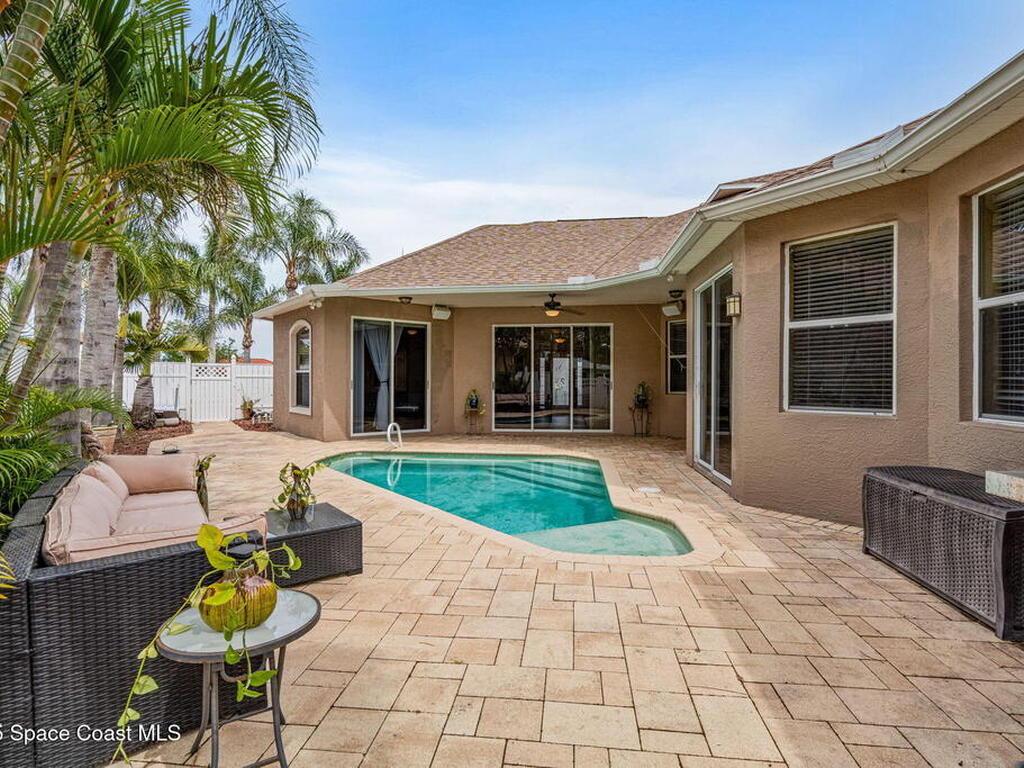 1835 Harbor Point Drive, Merritt Island, FL 32952