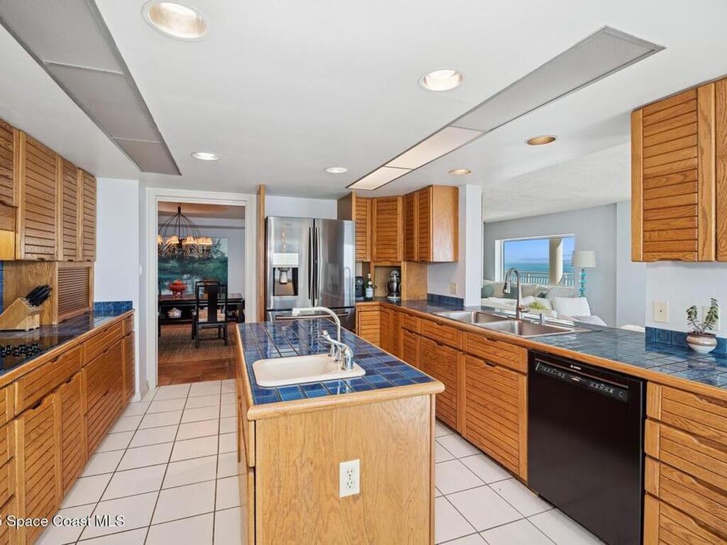 989 N Highway A1a, Indialantic, FL 32903