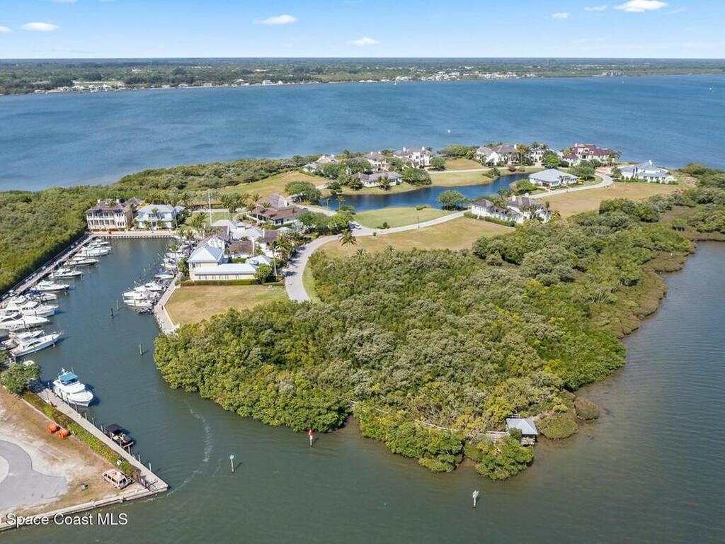 9200 Marsh Island Drive, Vero Beach, FL 32963
