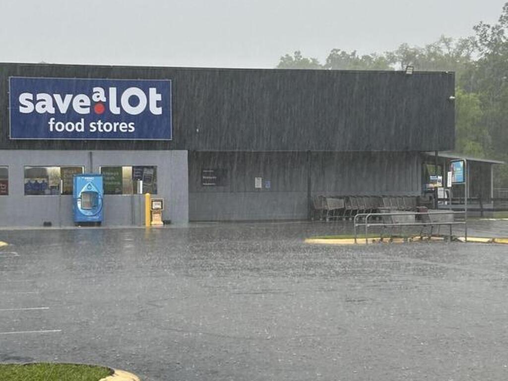 661 E Hathaway Avenue, Bronson, FL 32621