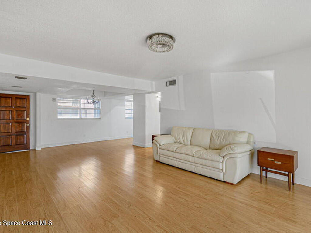 725 Port Malabar Boulevard, Palm Bay, FL 32905