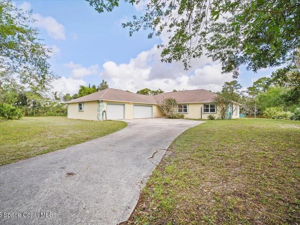 4220 Robins Hill Court, Mims, FL 32754