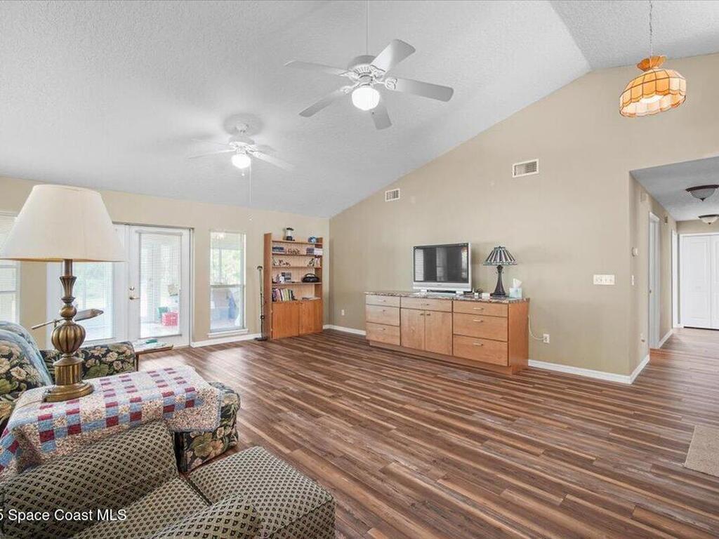 4220 Robins Hill Court, Mims, FL 32754