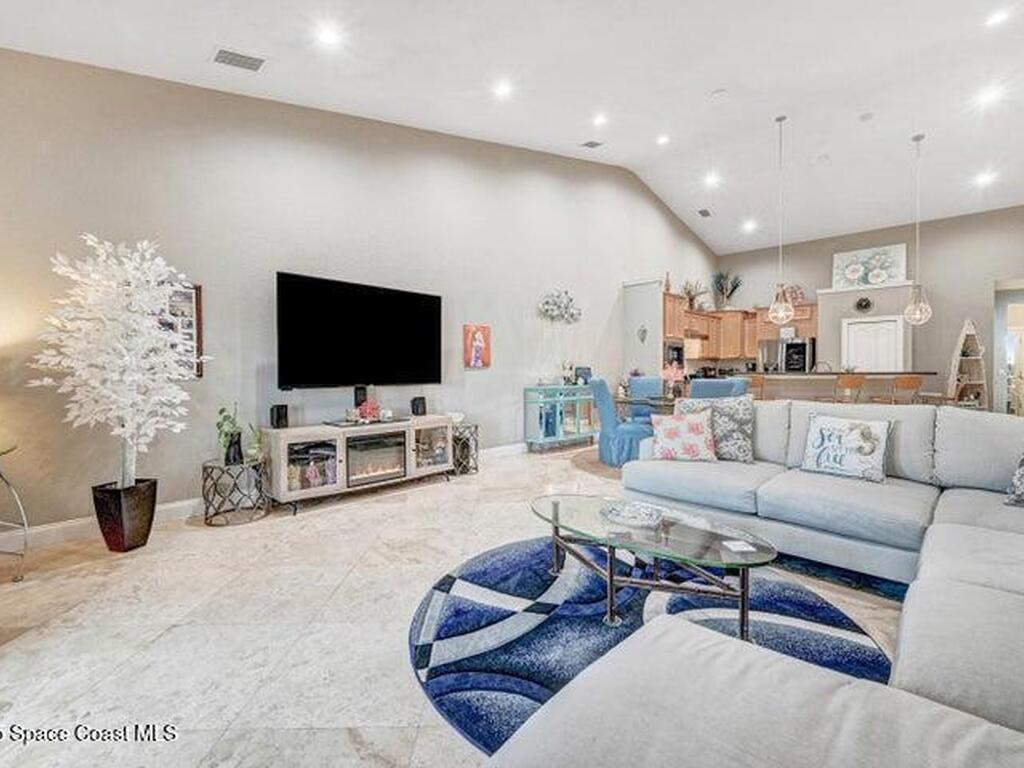 127 Lancha Circle, Satellite Beach, FL 32937