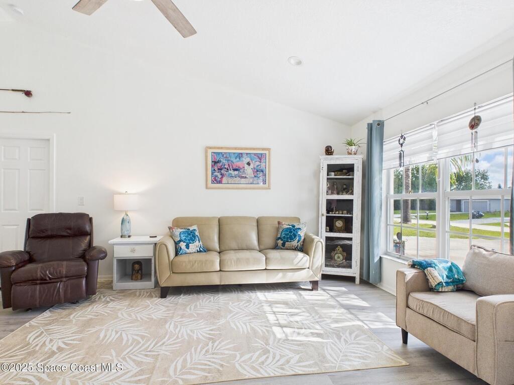 7965 105th Avenue, Vero Beach, FL 32967