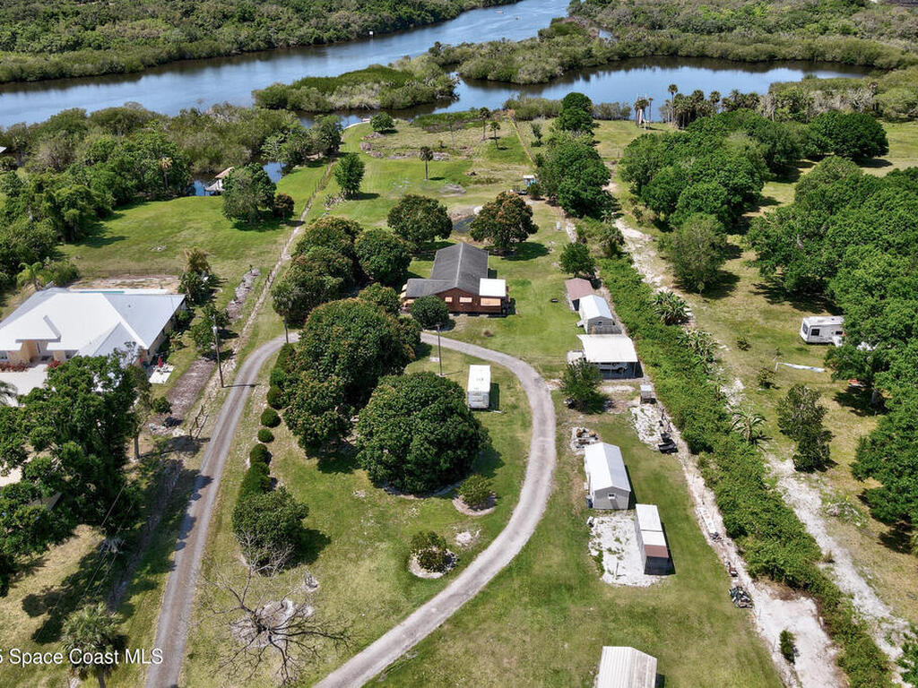 9556 Fleming Grant Road, Micco, FL 32976