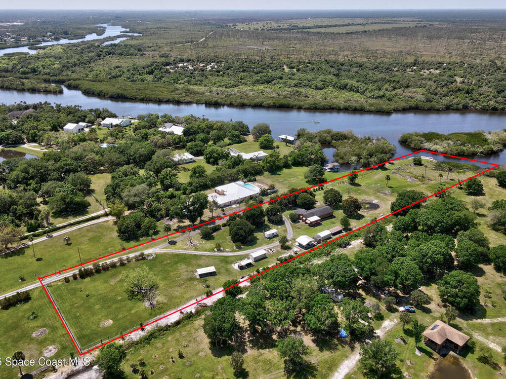 9556 Fleming Grant Road, Micco, FL 32976