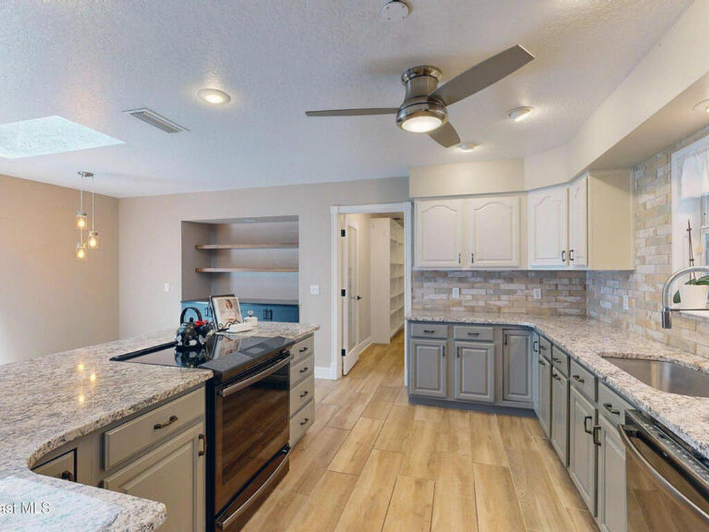 5670 Bob White Trail, Mims, FL 32754