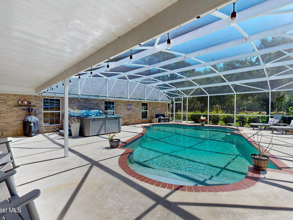 5670 Bob White Trail, Mims, FL 32754